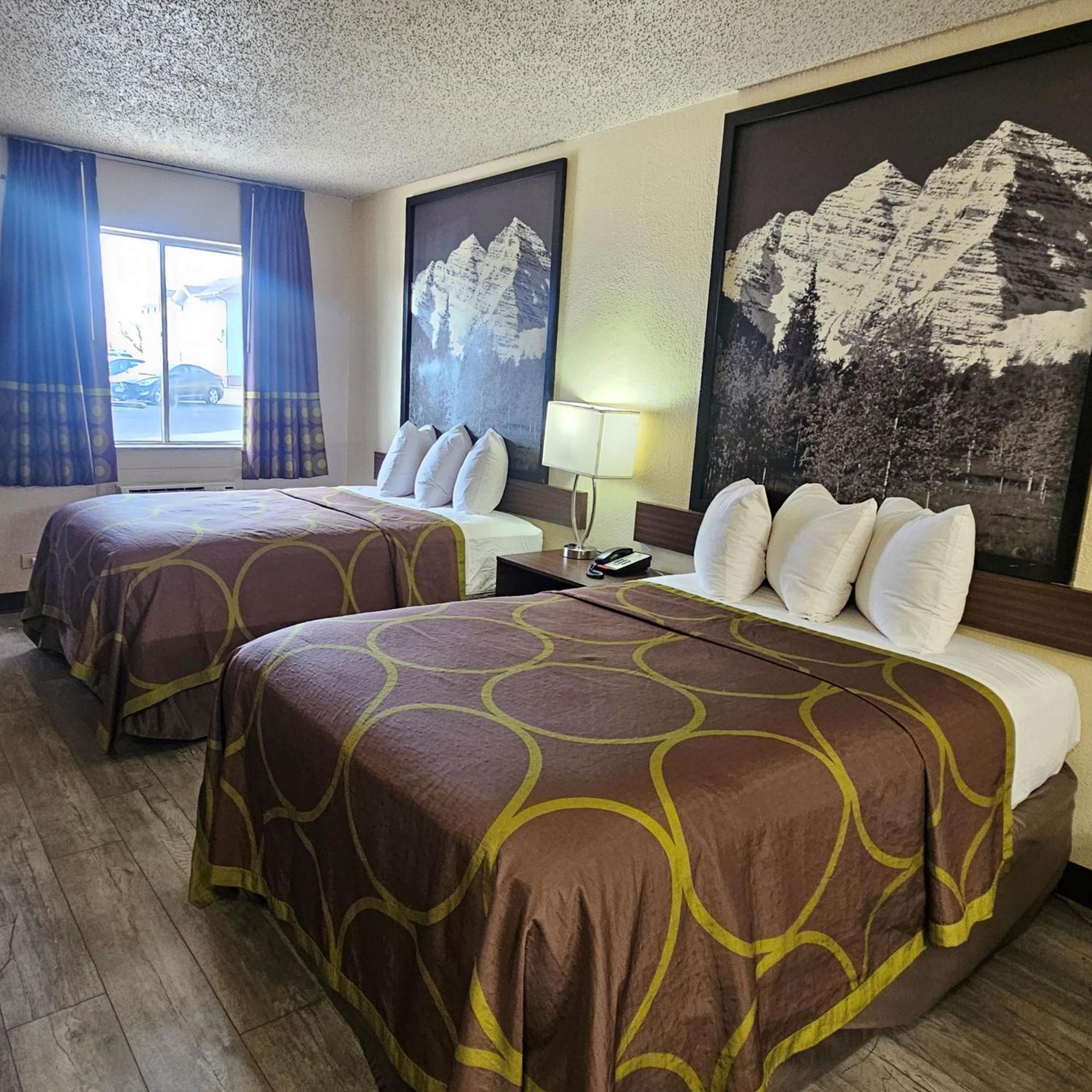 Super 8 By Wyndham Denver Central מראה חיצוני תמונה