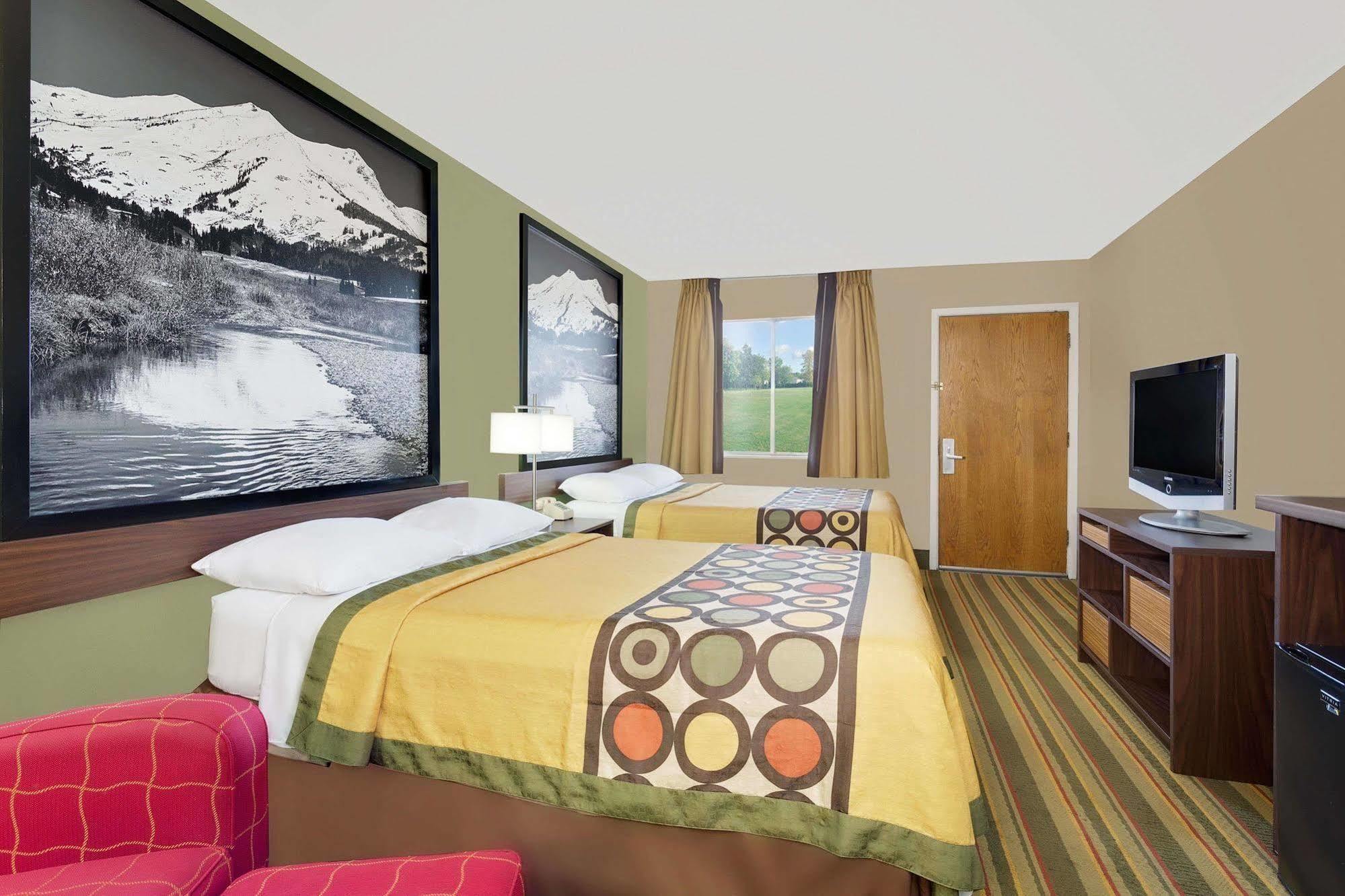 Super 8 By Wyndham Denver Central מראה חיצוני תמונה