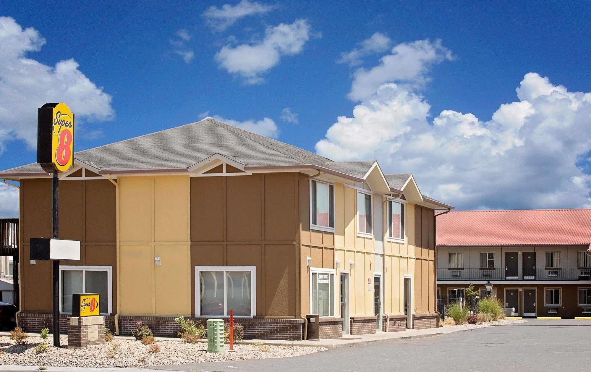 Super 8 By Wyndham Denver Central מראה חיצוני תמונה